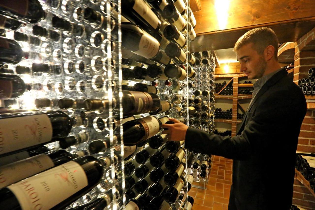 Felicin - Ristorante Albergo "Dimora Storica" Monforte dʼAlba Dış mekan fotoğraf