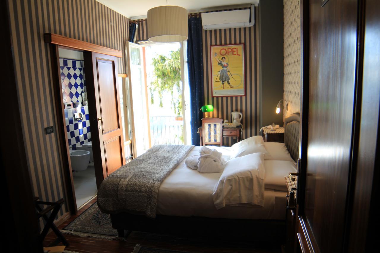 Felicin - Ristorante Albergo "Dimora Storica" Monforte dʼAlba Dış mekan fotoğraf
